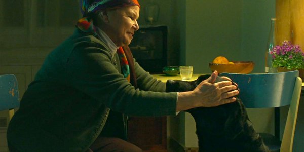 Zakia caline le chien