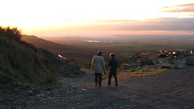 ardoisiers face au coucher du soleil
