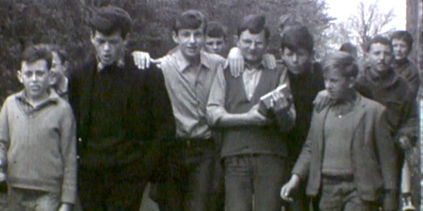 bande de gars noir et blanc