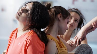 chorégraphie têtes contre têtes - danser sa peine