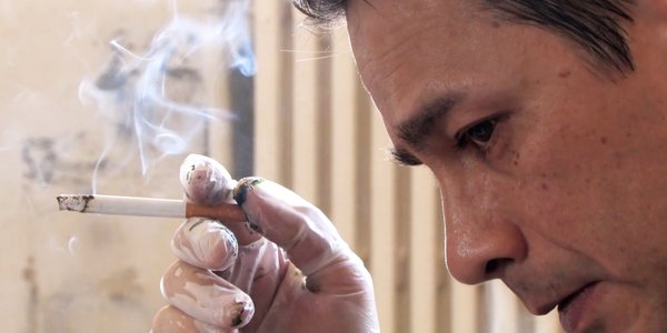 Cigarette qui fume le veilleur 1000px