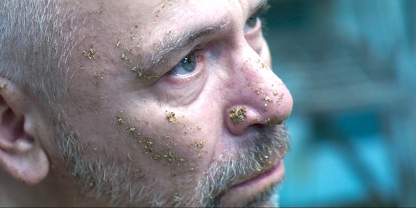 Philippe Torreton regard déterminé - en sortir