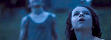 deux petits garcons regardent le ciel - nous n irons plus la haut