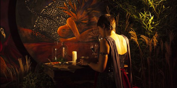 Devant ses tableaux Ariel Néo