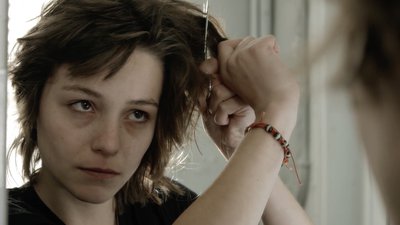 devant le miroir Audrey - Les lendemains