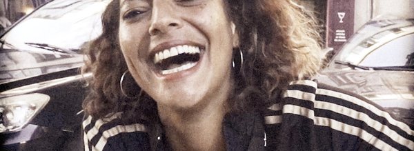 femme qui éclate de rire - Guéringrade