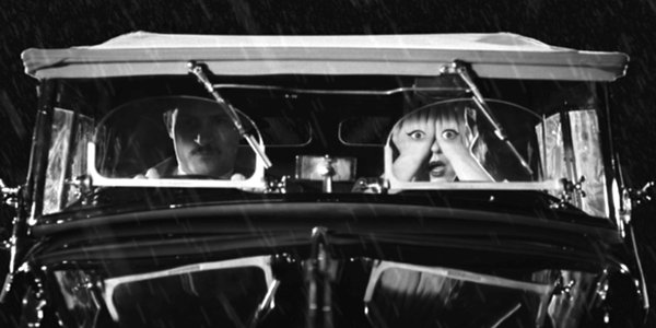 La fuite en voiture du couple voleur - au coeur des ombres