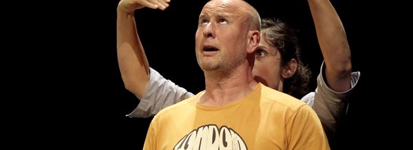 Grimace sur scène Erwan David Très Tôt Théâtre