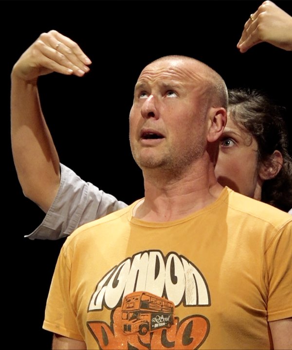 Grimace sur scène Erwan David Très Tôt Théâtre