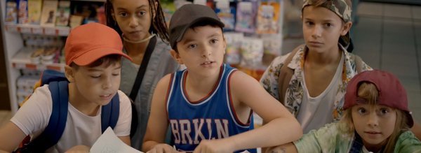 groupe d'enfants avec carte - the big kaboom