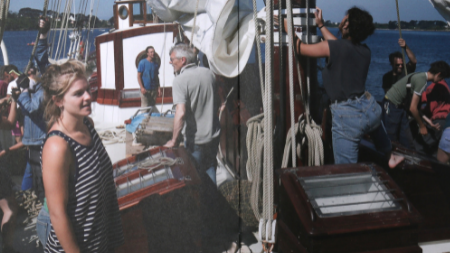 Jeune femme blonde BE