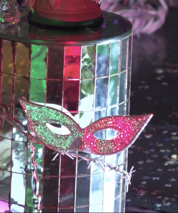 masque sur le dance floor fin de soirée