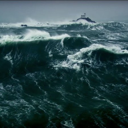 mer déchaînée et phare dans la tempête Patrick Prado
