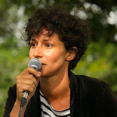 micro autrice Alice Zeniter portrait