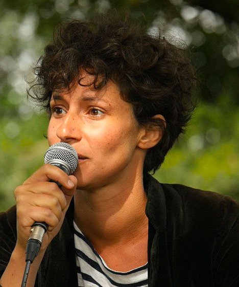 micro autrice Alice Zeniter portrait