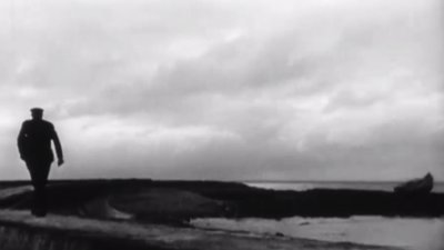 ombre d'homme qui marche au bord de la mer La mer et les jours miniature