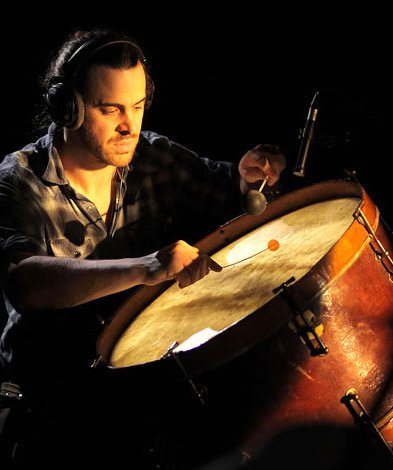 Krismenn Donvor fait des percussions