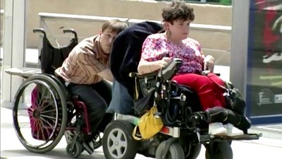 Peter Pan Jacques fauteuil roulant