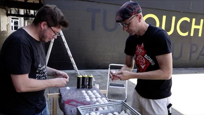 poch et nelio préparent le braille - Teenage kicks