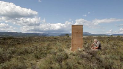 porte dans la nature et homme - Ce qu'il reste a finir