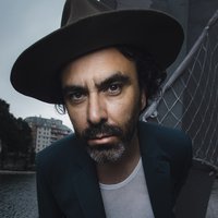 portrait James Eleganz