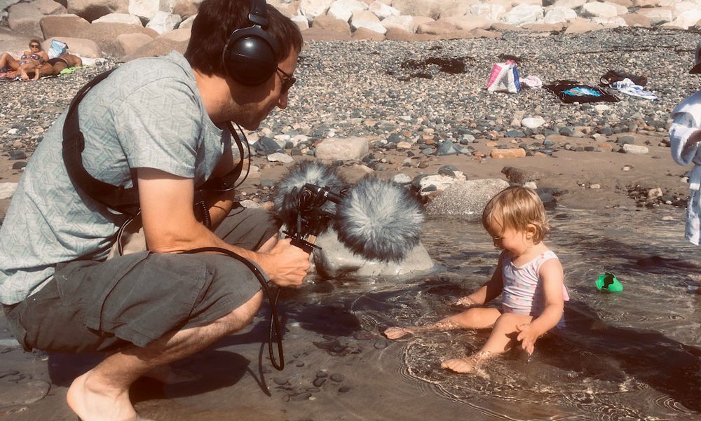 Eléa et son père enregistrant ses premiers mots