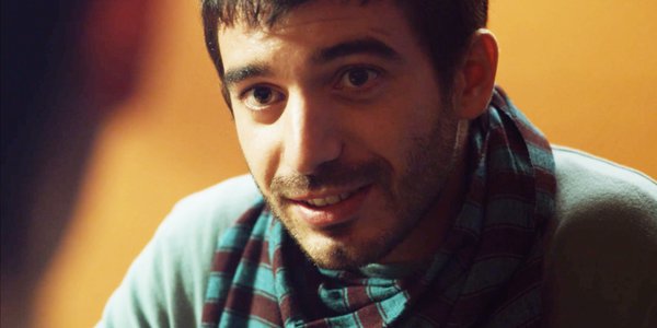 Regard sourire écharpe - Les Mauvais Garçons