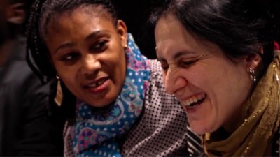 éclat de rire au théatre des émotions