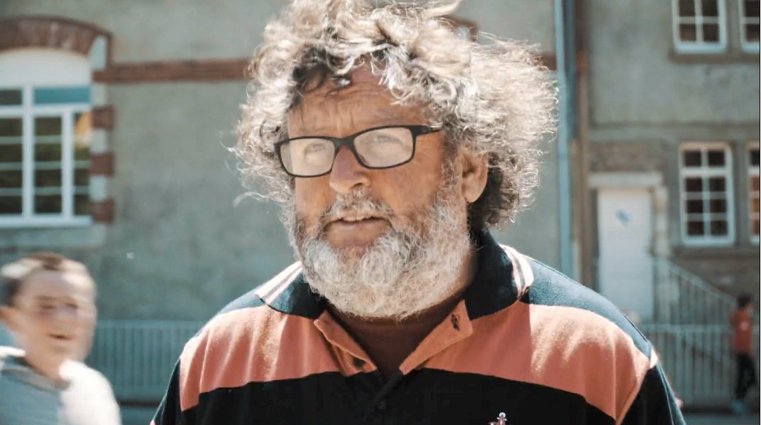 sous l'ecorce portrait jonas marpot cover