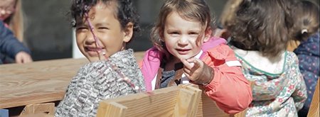 sur le banc archi a l'ouest