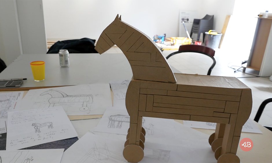 bigote Cheval de Troie cover