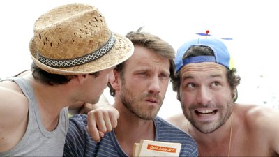 jeune femme chemisier blanc - splendeurs et illusions