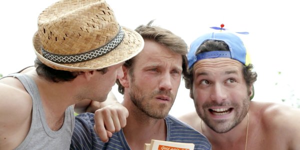 jeune femme chemisier blanc - splendeurs et illusions