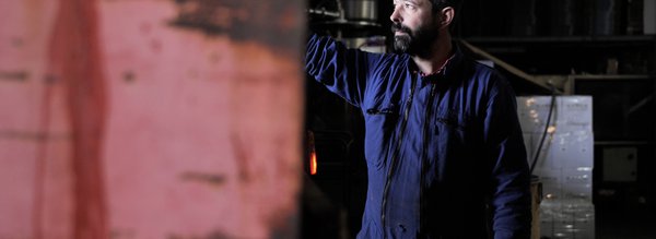 vigneron regarde l'avenir - autruches utopistes