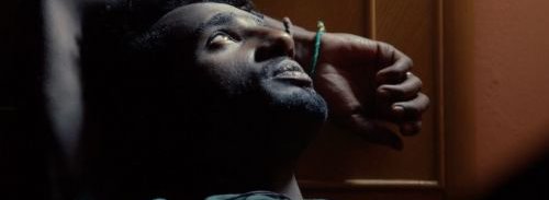 voyage en barbarie - regard pensif