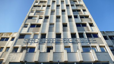 vue du dessous tour CPAM