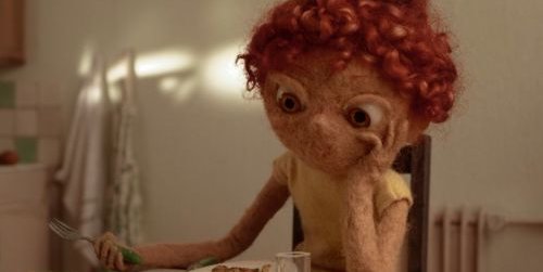 zoé pensive au diner - à la mer poussière