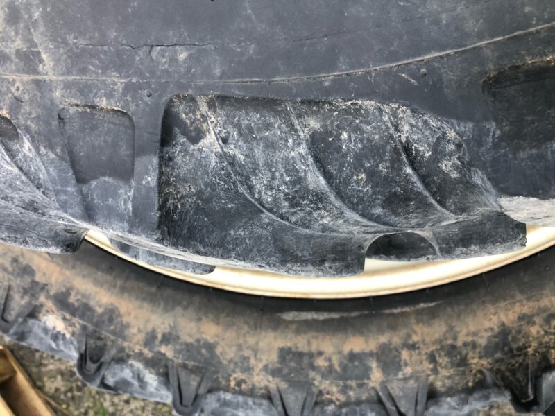 Roues étroites 9.5R48 et 9.5R34