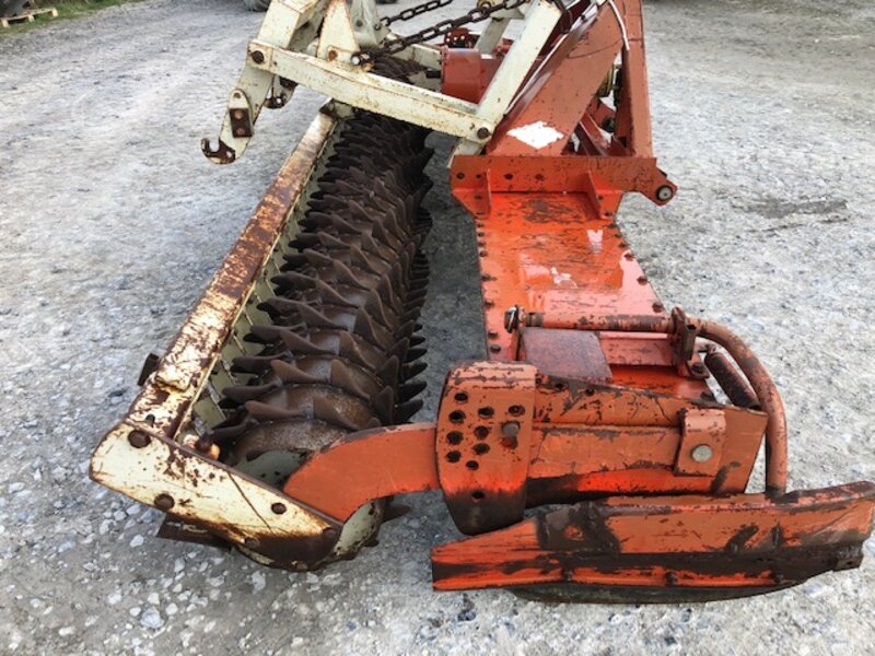 Herse rotative KUHN HR 4001 D