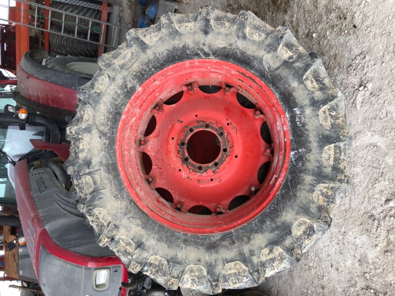 2 roues complètes pour pulvérisateur ou tracteur Fendt dimension 520/70R38