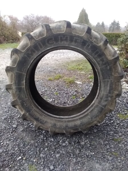 Pneu de démonte 12.4R28 Michelin