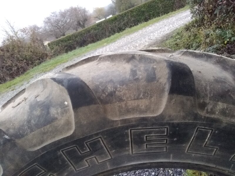 Pneu de démonte 12.4R28 Michelin