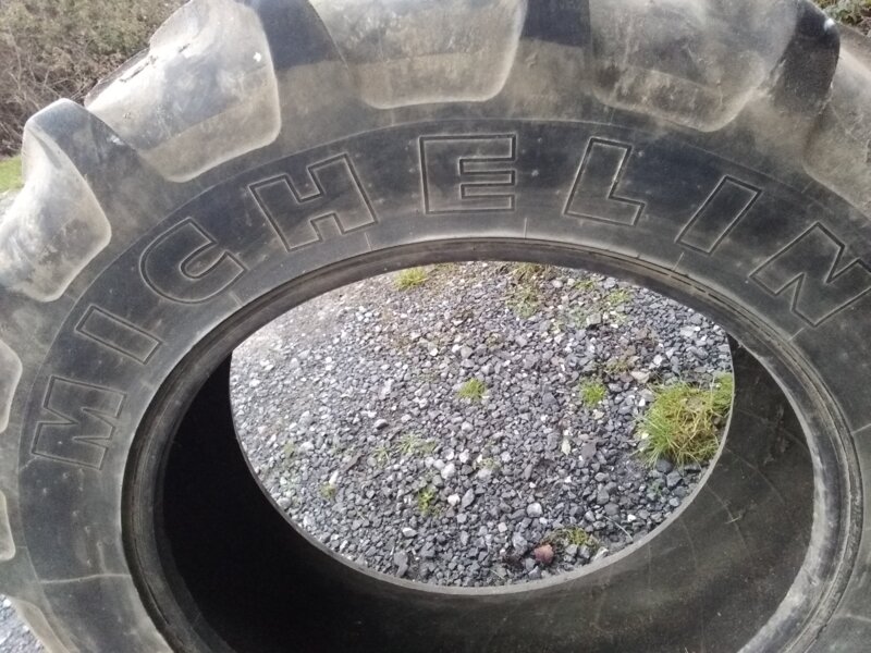 Pneu de démonte 12.4R28 Michelin