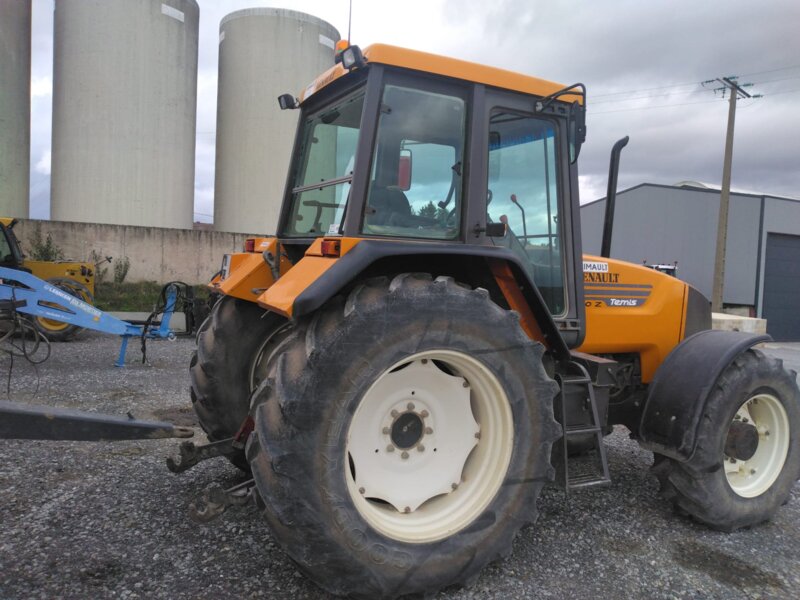 TRACTEUR RENAULT TEMIS 650Z