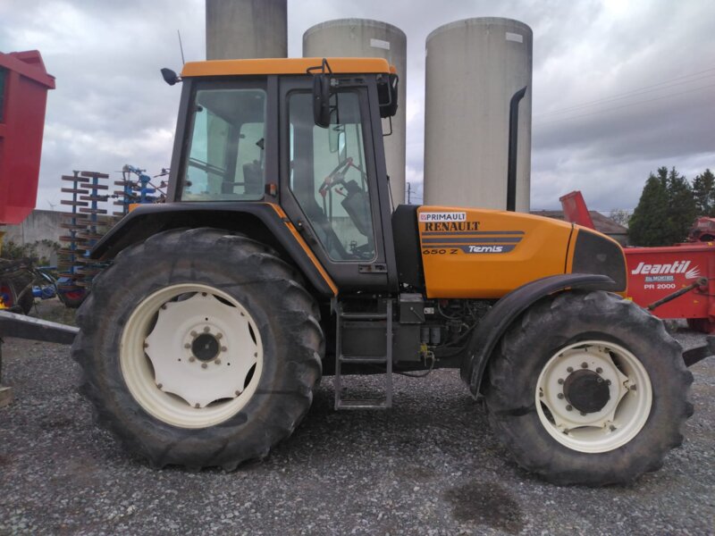 TRACTEUR RENAULT TEMIS 650Z