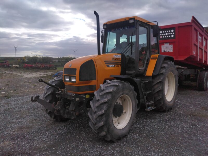 TRACTEUR RENAULT TEMIS 650Z