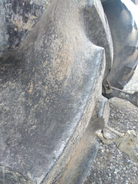 TRACTEUR RENAULT TEMIS 650Z