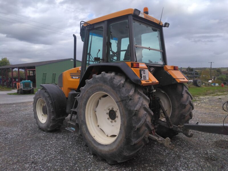 TRACTEUR RENAULT TEMIS 650Z