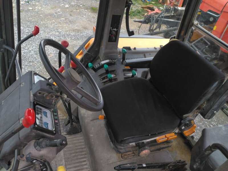TRACTEUR RENAULT TEMIS 650Z