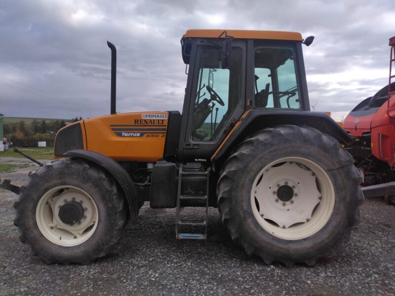 TRACTEUR RENAULT TEMIS 650Z
